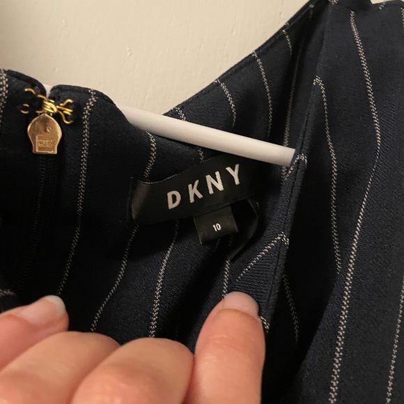 Dkny Womens Navy Pinstripe Sleeveless Tea-Length Sheath Dress - Picture 3 of 3